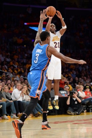  斯科蒂巴恩斯全面发挥猛龙击败热火冲击前六  