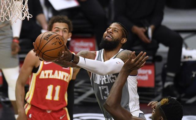  特雷杨超远三分老鹰绝杀活塞保留悬念