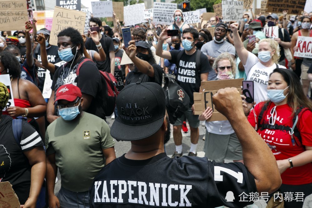  ,圣保利极端球迷再次组织大规模抗议活动  