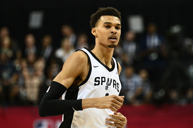  马刺文班亚马再献暴扣，憾负黄蜂