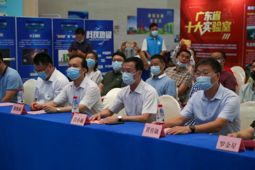 网页版登录入口- 威尼斯启用可移动草皮，科技革新提升主场体验  